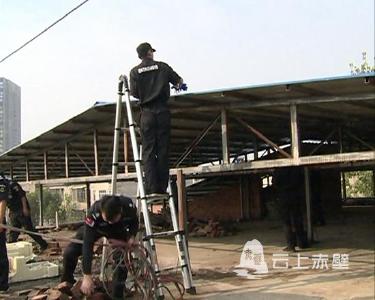 违建拆除再行动 市城管执法局拆除两处违法建筑