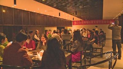 海口市作家协会来赤壁市开展交流活动