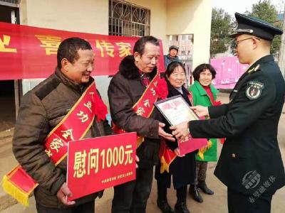优秀！赤壁籍军人荣立三等功 军地携手送喜报