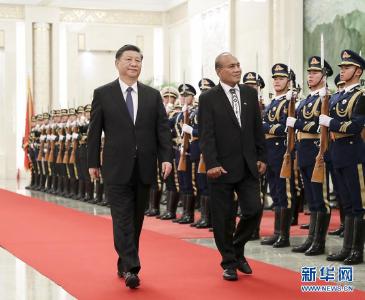 习近平同基里巴斯总统马茂会谈