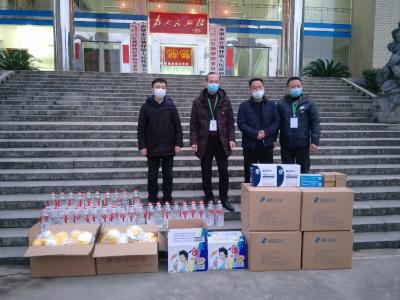 【一线写实】赤壁城发集团 ：捐赠医疗物资 助力疫情防控