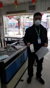 【一线写实】“感谢你们送来救命药物”