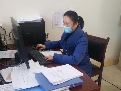 【一线写实】战疫当关 出入保畅 ——赤壁市公安局交警大队秩序科民警毕琼