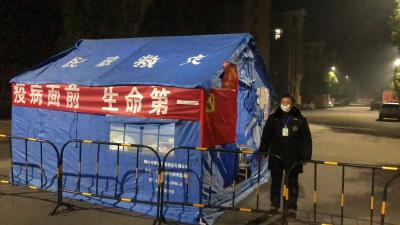 【一线写实】赤壁：防控一线党旗红