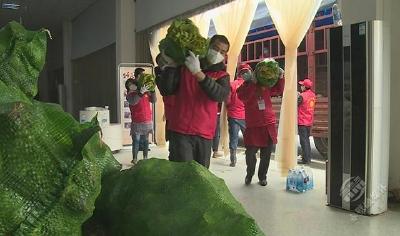 【一线写实】湘鄂一家亲！浏阳市龙伏镇达峰村捐赠物资支援赤壁市