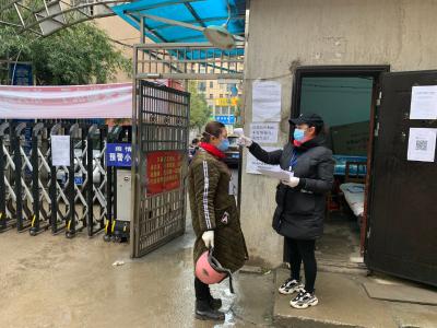 【一线写实】市纪委监委驻凤清小区工作队：做小区居民的贴心人