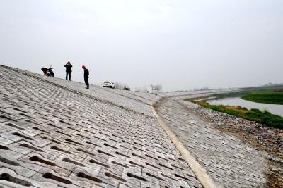 让江河湖库都对人民有利