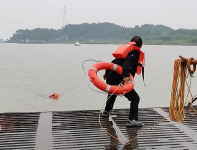 赤壁：强化水上救援演练  提升应急处置能力