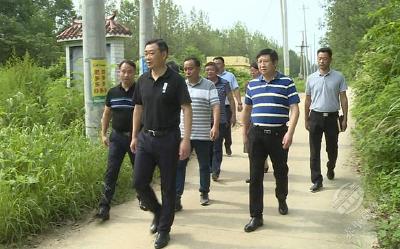 董方平检查指导防汛救灾工作