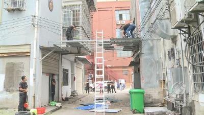 乱搭乱建“零容忍” 市城管局依法拆除违规建筑