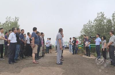 黄龙大堤防汛指挥部召开防汛标准化建设现场观摩会
