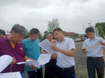 咸宁市生态环境局调研黄盖湖水环境保护工作