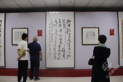 赤壁：“翰墨清风”廉政书法作品展催热“宣教月”