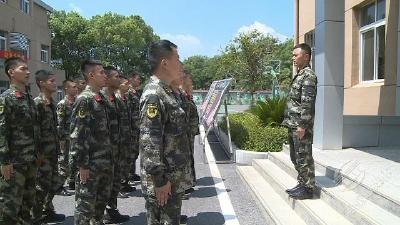 覃文刚：爱民助民受好评 
