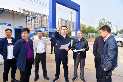 市领导调研学校项目建设、思政课教学情况