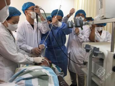 肺里的“眼睛”救了命！——赤壁市人民医院首例纤支镜下气道支架植入术成功开展