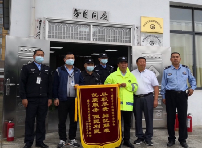 警民同心 守护家园 为赤壁“中伙义警”点赞！