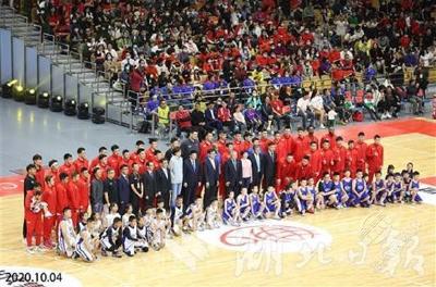 一组对比图见证方舱恢复为火爆赛场