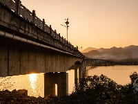 组图｜夕阳映照芳世湾大桥