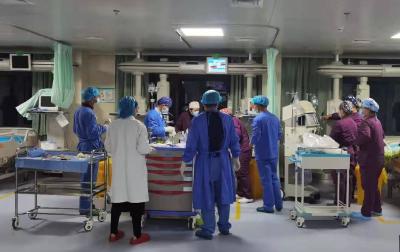 补齐基层医疗短板 赤壁市人民医院重症医学科正式启动