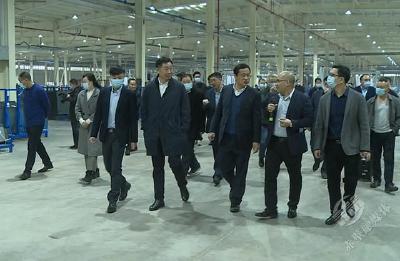 红安县党政代表团来赤壁市考察学习
