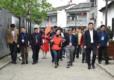 赛前预热！嘉宾开启“茶道寻源”之旅 体验赤壁青砖茶文化