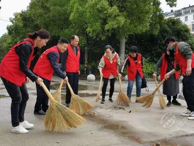 市商务局：下沉社区办实事 为民服务解难题