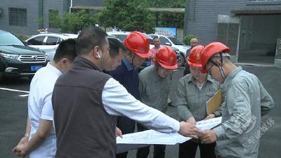 变电站、泵站、线路……赤壁供电人汛前电力巡查在一线