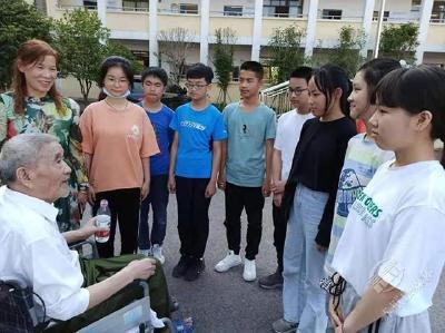 【英模事迹】坐着轮椅进学校——志愿军老战士张向温播撒“红色种子”