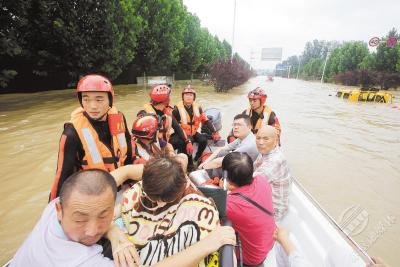 湖北1400余人 奋战河南救援一线