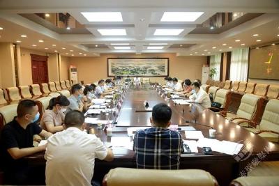 董方平主持召开统筹疫情防控和工业经济发展推进会：认清形势和不足 明确定位和目标 谋划布局和重点 统筹推进疫情防控和工业经济高质量发展