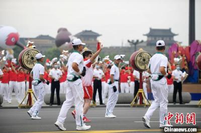 十四运会和残特奥会火炬传递“开跑”