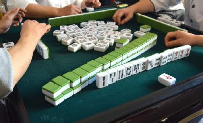 多地棋牌室、麻将馆、影剧院等密闭场所暂停营业