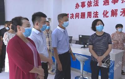 刘珈调研疫情防控和基层社会治理工作