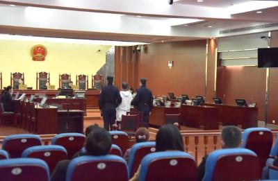 赤壁：法院审判庭“变身”警示教育课堂