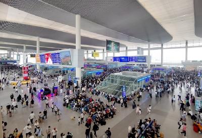 国庆假期首日预计旅客发送量超过6300万人次