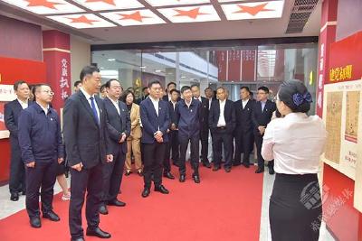 市“四大家”领导赴洪湖市开展警示教育活动  