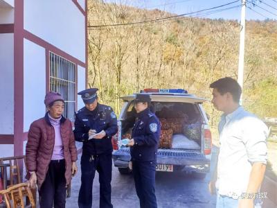 辣椒滞销卖不出，民警上门忙推销！
