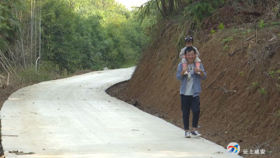 咸安：泥巴路变水泥路，美丽村湾换新颜