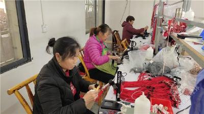 在赤壁杨家岭社区，有一种幸福叫“家门口就业”