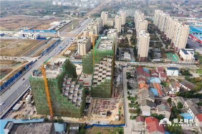 荆州：城北再添新地标 阶梯式建筑引关注