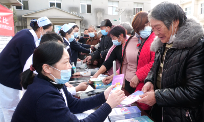 南漳县人民医院开展“联合国糖尿病日”“世界慢阻肺日”主题宣传义诊活动