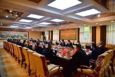 【党代会动态】中国共产党赤壁市第十次代表大会主席团召开第五次会议