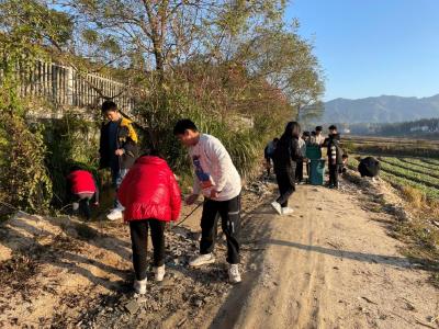 通城 | 四庄中学：净化校园周边环境 助力美丽乡村建设