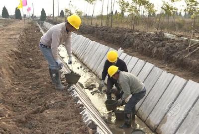 赤壁：建设截排水沟 助力农业增效  