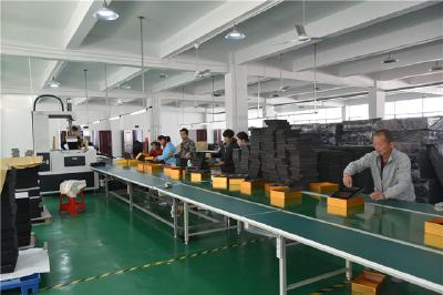 严把生产质量关 赤壁包装企业抓紧生产赶订单