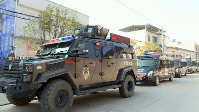 通城县公安局组织开展武装巡逻拉练