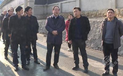 葛军调研赵李桥镇钙石产业发展工作  