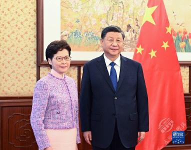 习近平会见来京述职的林郑月娥、贺一诚