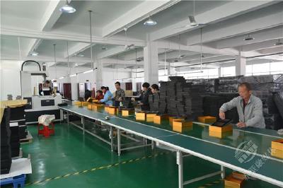 严把生产质量关 赤壁包装企业抓紧生产赶订单